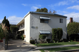 1063 Roswell Ave in Long Beach, CA - Building Photo