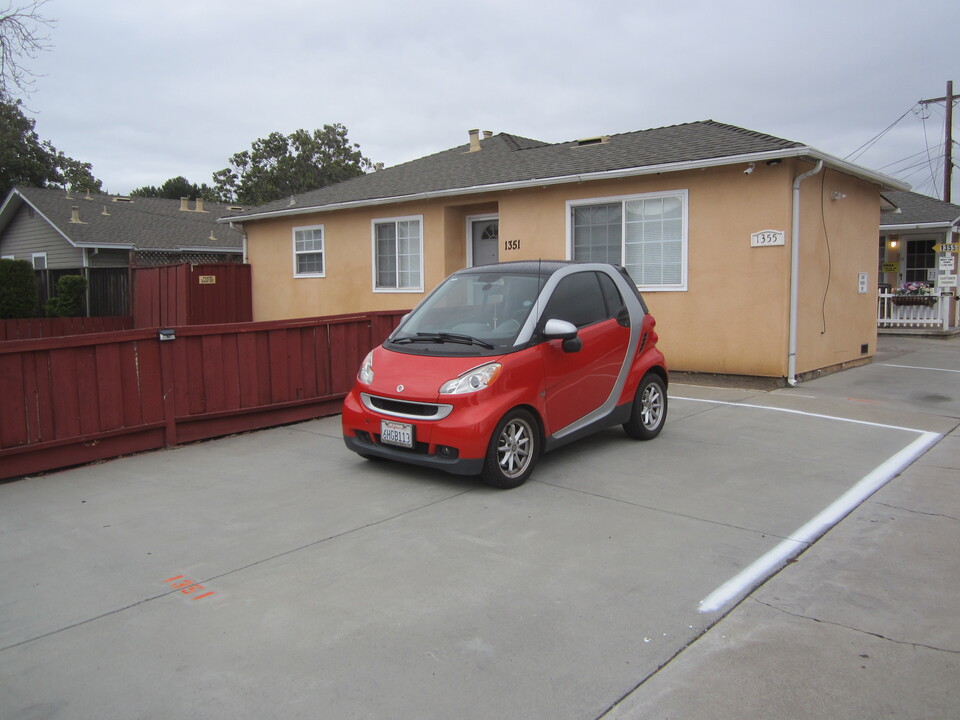 1351 Scott Blvd in Santa Clara, CA - Building Photo
