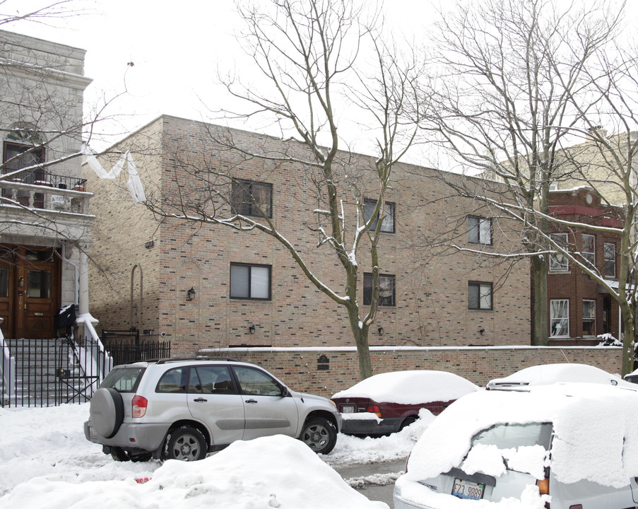 711 W Melrose St in Chicago, IL - Foto de edificio