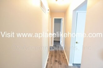 1725 N 76th Terrace in Kansas City, KS - Building Photo - Building Photo