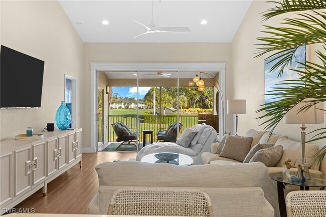 2215 Chesterbrook Ct in Naples, FL - Building Photo - Building Photo