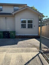 908 Enid St-Unit -1 in Houston, TX - Foto de edificio - Building Photo