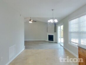 7742 Settlers Landing Trail S, Unit A407 in Jacksonville, FL - Building Photo - Building Photo