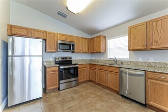 319 Erie Ct in Kissimmee, FL - Building Photo - Building Photo