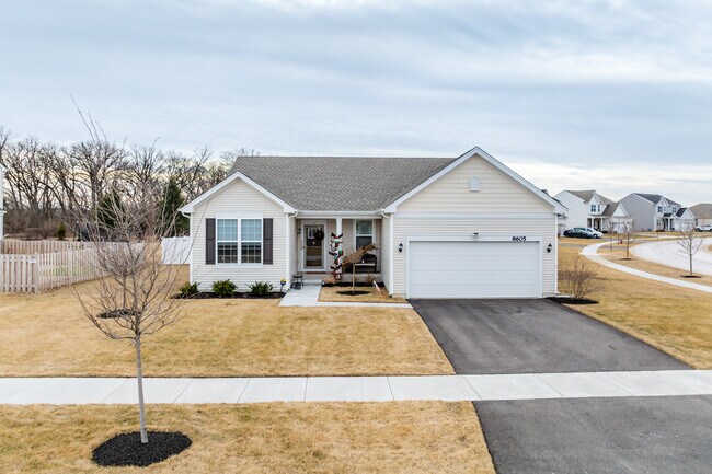 Meadows of West Bay in Wonder Lake, IL - Building Photo - Building Photo