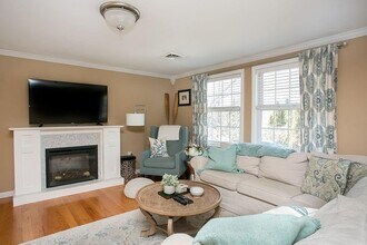 1 Leland Point Dr in Portsmouth, RI - Building Photo - Building Photo