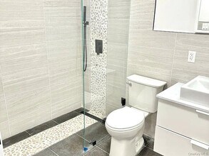 132-22 41st Rd in Queens, NY - Building Photo - Building Photo