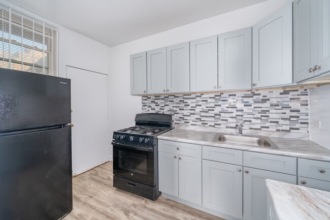 6930-6942 S Crandon Ave in Chicago, IL - Foto de edificio - Interior Photo