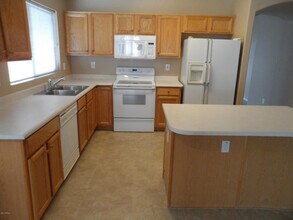 9212 W Canyon Dr in Peoria, AZ - Foto de edificio - Building Photo