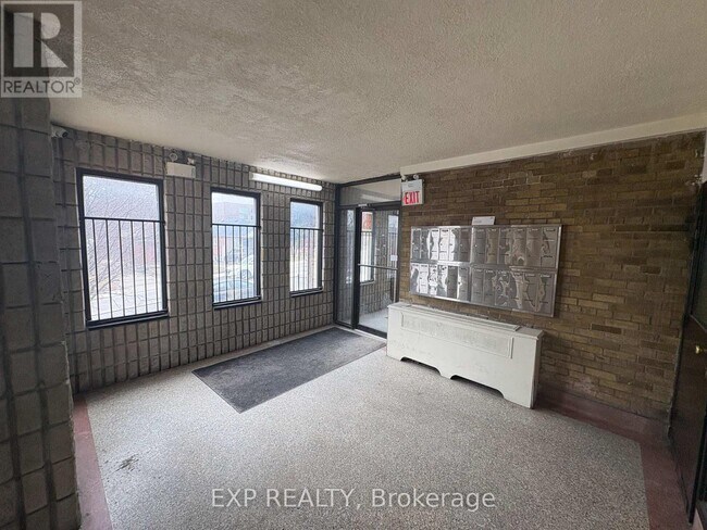 531 Caledonia Rd in Toronto, ON - Building Photo - Building Photo