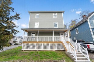 20 Oak St, Unit 2 in Walden, NY - Building Photo