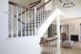 4310 E Terra Vista Ln in Anaheim, CA - Foto de edificio - Building Photo