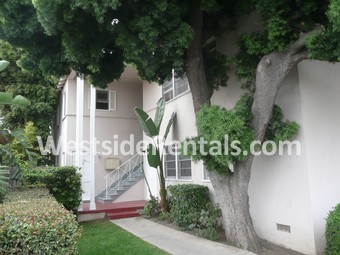 11372 Exposition Blvd in Los Angeles, CA - Building Photo