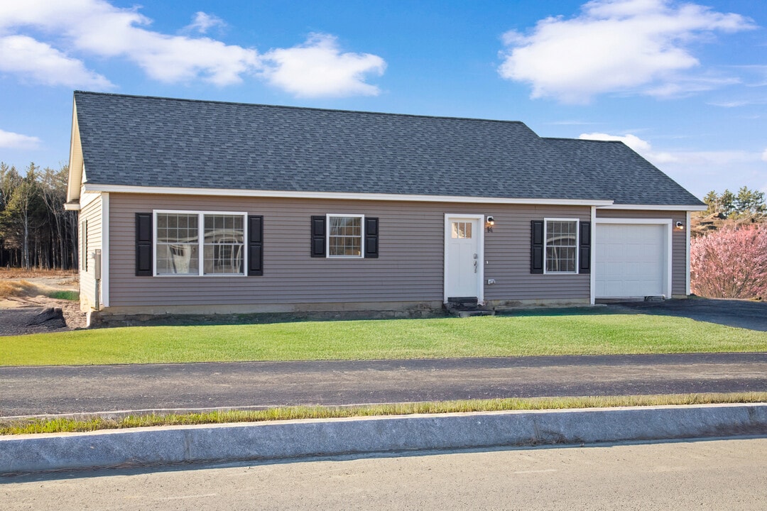 Prospect Hills in Lebanon, NH - Building Photo