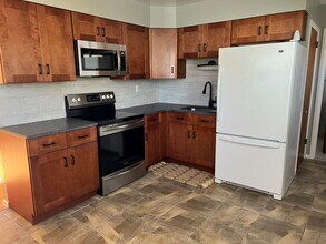 22 Hanifin Ave in Colonie, NY - Foto de edificio - Building Photo