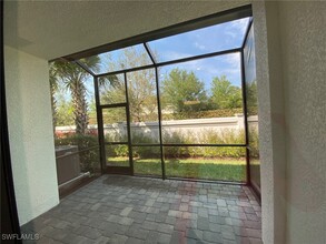 7530 Rockefeller Dr in Naples, FL - Building Photo - Building Photo