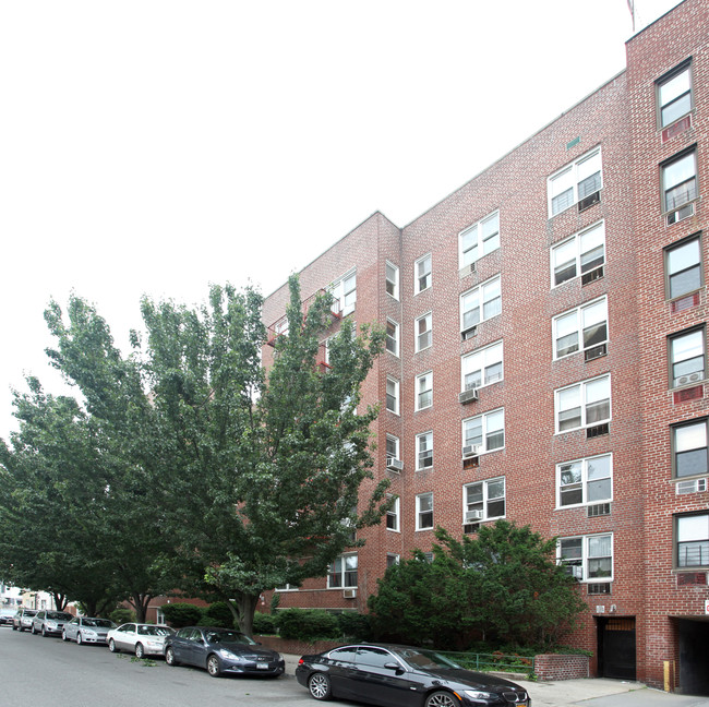 1833 E 12th St in Brooklyn, NY - Foto de edificio - Building Photo