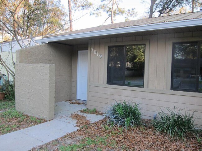 7019 SW 21st Ln in Gainesville, FL - Building Photo - Building Photo