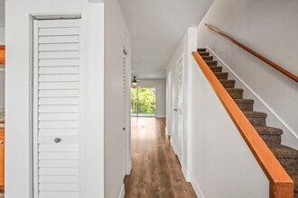6156 Lakefront Dr in Ft. Myers, FL - Building Photo - Building Photo