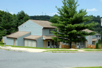 Park Terrace East in Mohnton, PA - Building Photo - Building Photo