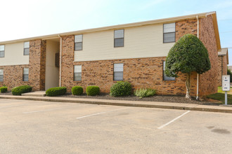 Paddock Place in Clarksville, TN - Foto de edificio - Building Photo