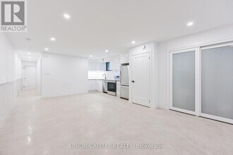 156 Dovercourt Rd in Toronto, ON - Building Photo - Building Photo