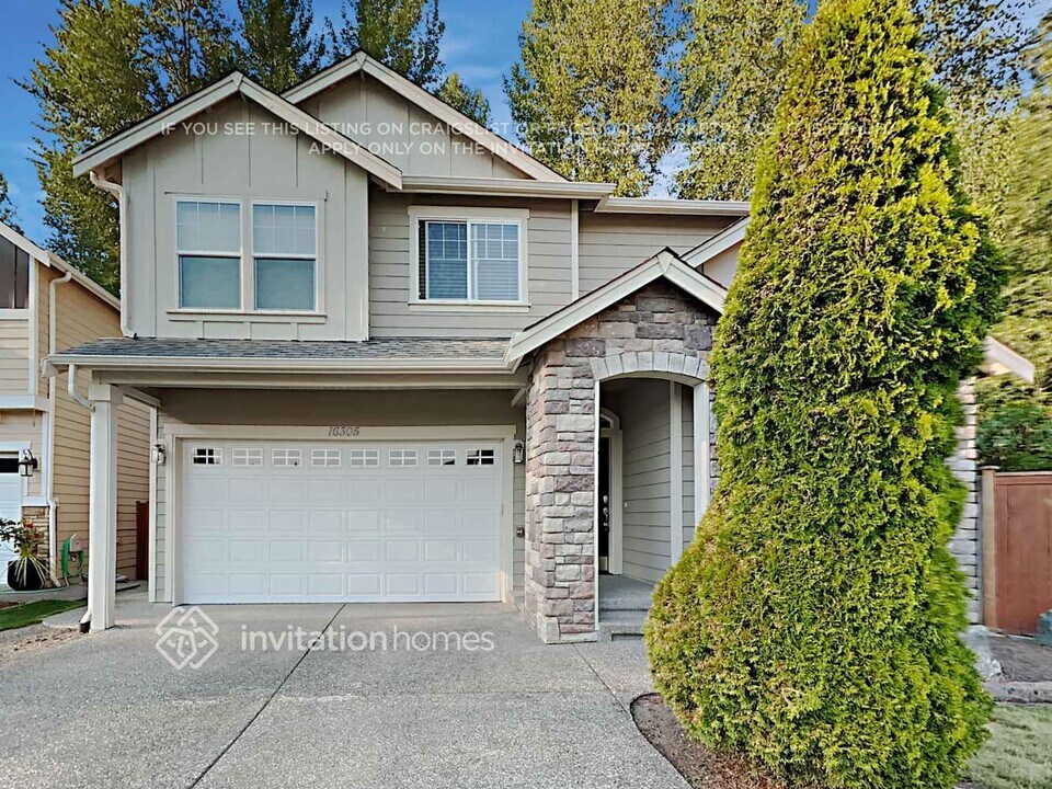 16305 37th Dr SE in Bothell, WA - Foto de edificio