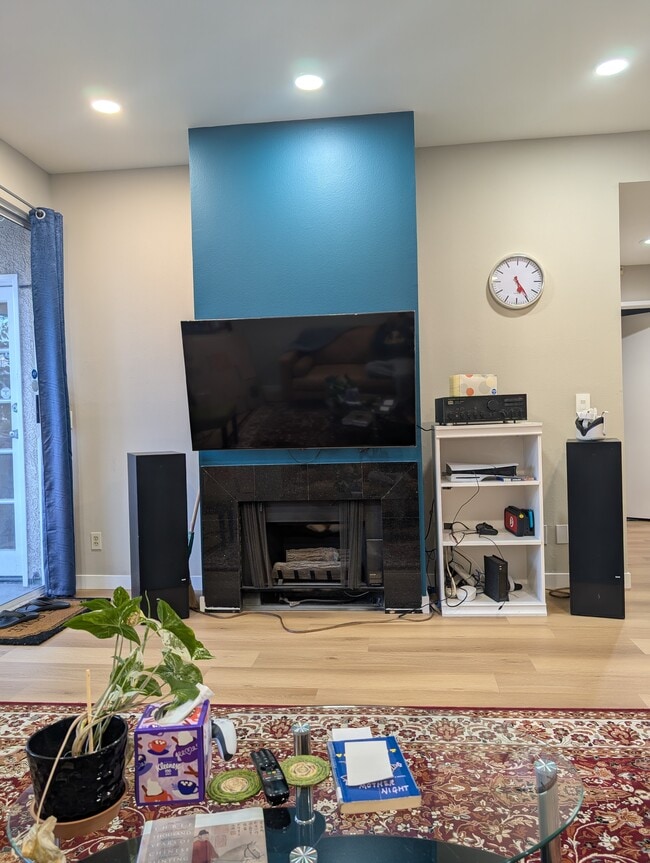 3561 Clarington Ave, Unit 102 in Los Angeles, CA - Building Photo - Building Photo