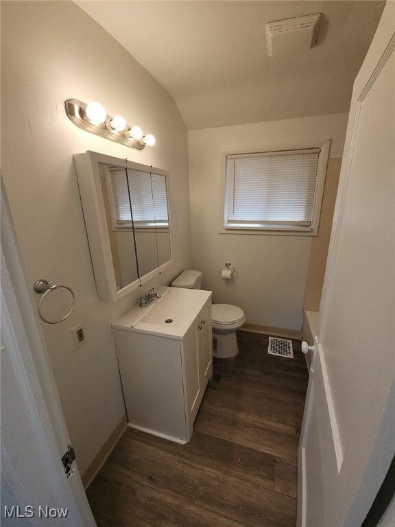 property at 905 Selwyn Rd