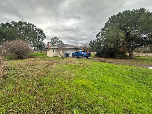 5676 G St in Merced, CA - Foto de edificio - Building Photo