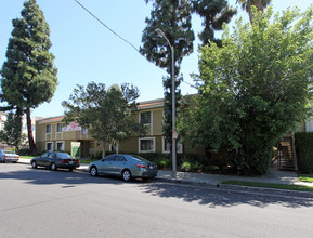 University Gardens in Northridge, CA - Building Photo - Building Photo