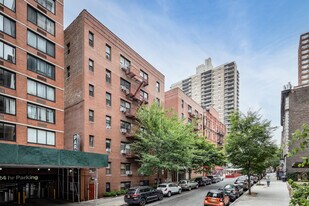 205 W 95th St in New York, NY - Building Photo