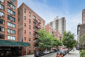 205 W 95th St in New York, NY - Building Photo - Primary Photo