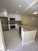 7920 Camino Real in Miami, FL - Foto de edificio - Building Photo