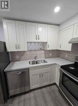 560 Landgren Ct in Kitchener, ON - Building Photo - Building Photo