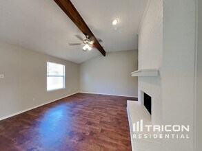4212 Ticino Valley Dr in Arlington, TX - Building Photo - Building Photo