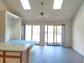 510 Fairwood Lakes Dr, Unit 19E in Myrtle Beach, SC - Foto de edificio - Building Photo