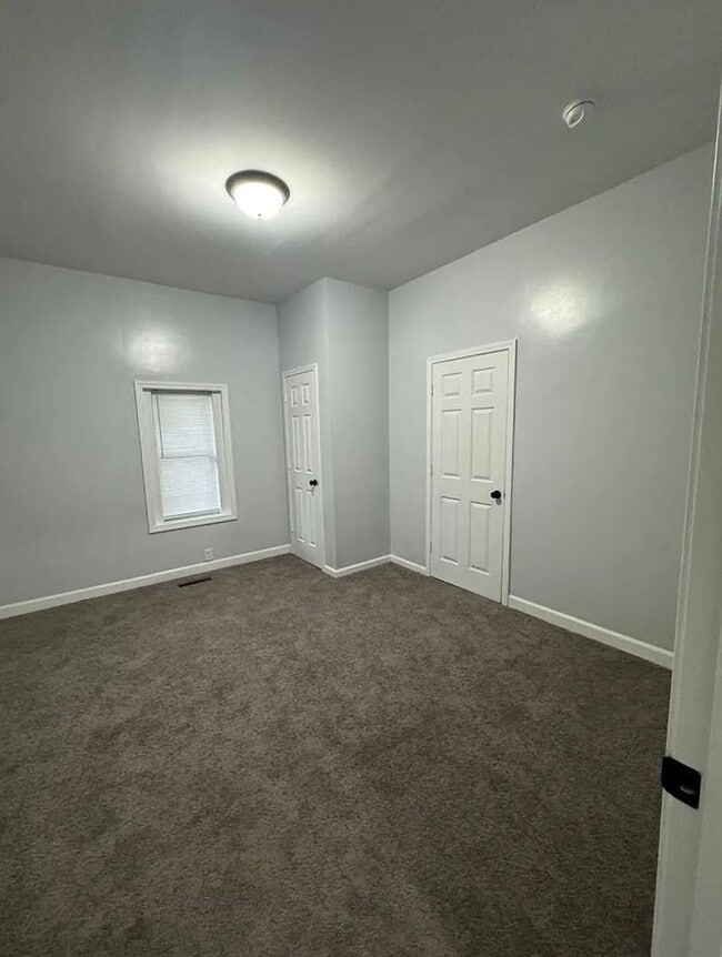 property at 122 E 14th St