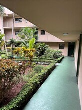 10525 SW 112th Ave, Unit 114 in Miami, FL - Foto de edificio - Building Photo
