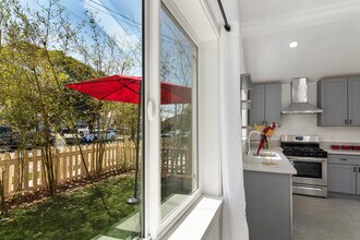 2665 S Catalina St in Los Angeles, CA - Building Photo - Building Photo