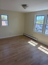 162-01 85th Ave in Queens, NY - Building Photo - Building Photo