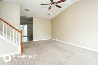 5795 Meadowview Rd in Rex, GA - Foto de edificio - Building Photo