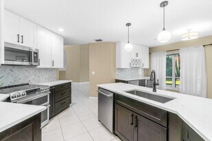 23458 Torre Cir in Boca Raton, FL - Building Photo