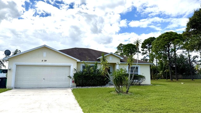 5529 NW North Lundy Cir in Port St. Lucie, FL - Building Photo - Building Photo