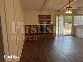 3729 Dumas Trail in Garland, TX - Foto de edificio - Building Photo