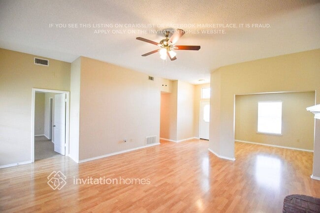 924 Teakwood Ln in Desoto, TX - Building Photo - Building Photo