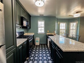 29 Stone Creek Ln in Briarcliff Manor, NY - Building Photo - Building Photo