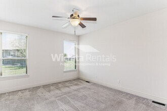 1710 N Chapel Hill St-Unit -1712 Chapel Hill in Wichita, KS - Foto de edificio - Building Photo