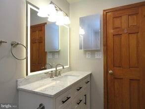3013 Hickory Grove Ct in Fairfax, VA - Building Photo - Building Photo