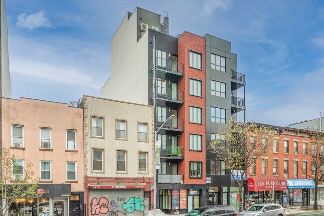 535 Grand St in Brooklyn, NY - Building Photo - Building Photo